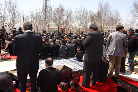 Gever'de 'Sivil Cuma namazı' 11