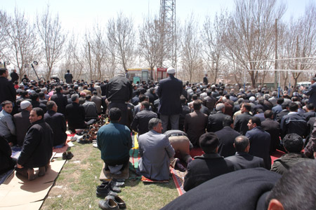 Gever'de 'Sivil Cuma namazı' 12