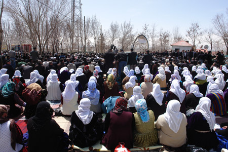 Gever'de 'Sivil Cuma namazı' 13