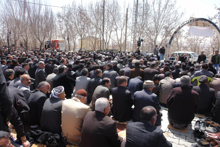 Gever'de 'Sivil Cuma namazı' 15