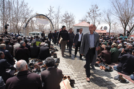 Gever'de 'Sivil Cuma namazı' 18