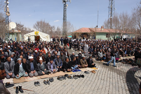 Gever'de 'Sivil Cuma namazı' 21