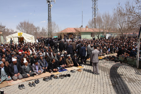 Gever'de 'Sivil Cuma namazı' 22