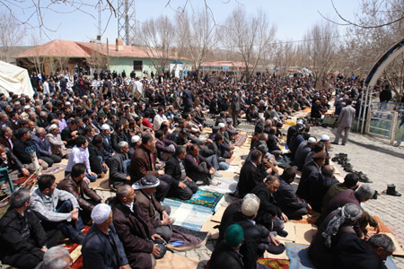 Gever'de 'Sivil Cuma namazı' 24