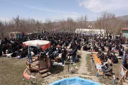 Gever'de 'Sivil Cuma namazı' 33