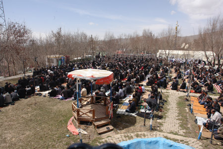 Gever'de 'Sivil Cuma namazı' 37