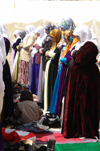 Gever'de 'Sivil Cuma namazı' 49