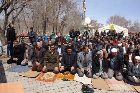 Gever'de 'Sivil Cuma namazı' 58
