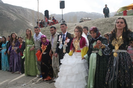 17.04.2011 günü yapılan Hakkari Düğünlerinden kareler 19