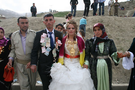 17.04.2011 günü yapılan Hakkari Düğünlerinden kareler 20