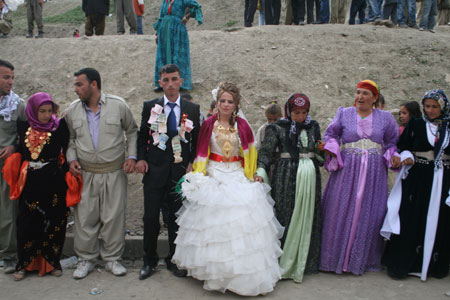 17.04.2011 günü yapılan Hakkari Düğünlerinden kareler 25