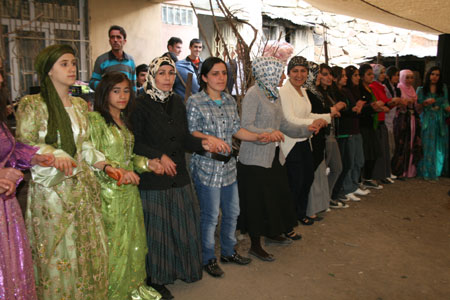 17.04.2011 günü yapılan Hakkari Düğünlerinden kareler 49