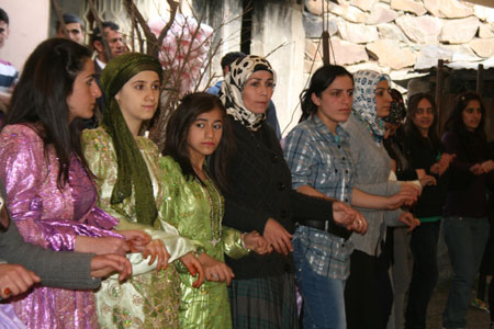 17.04.2011 günü yapılan Hakkari Düğünlerinden kareler 50