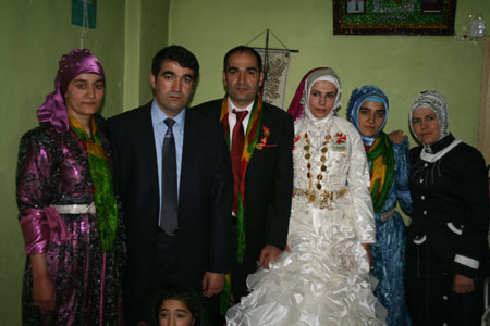 17.04.2011 günü yapılan Hakkari Düğünlerinden kareler 54