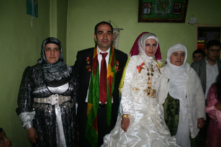 17.04.2011 günü yapılan Hakkari Düğünlerinden kareler 58