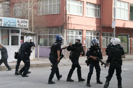 Hakkari'de 'veto' gerginliği 20