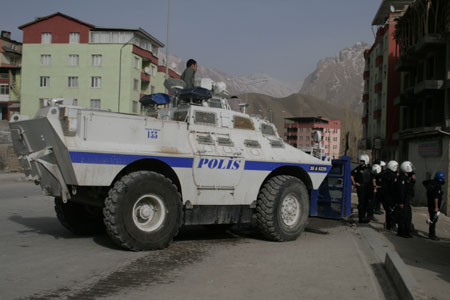 Hakkari'de 'veto' gerginliği 24