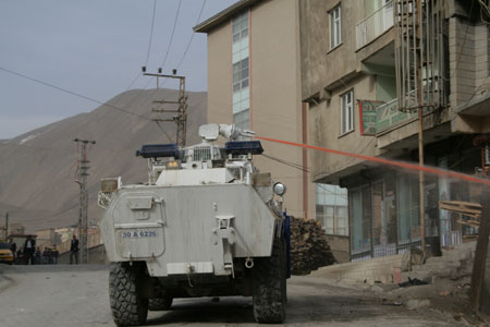 Hakkari'de 'veto' gerginliği 8