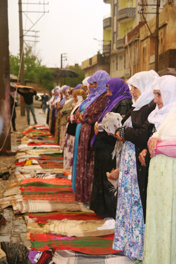 Yağmur altında 'sivil cuma' 19