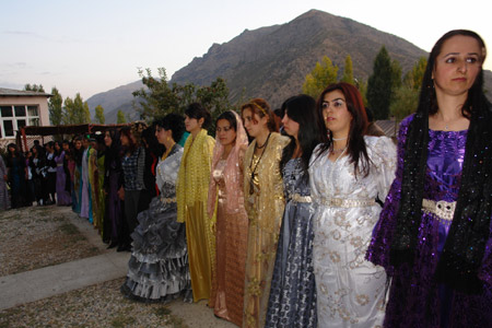 Şemdinli Düğünleri (25 Ekim 2009) 36