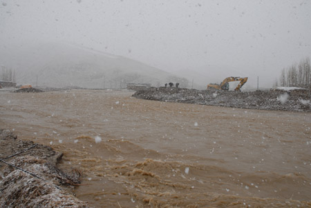 Yüksekova ve köylerde sel 13