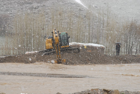 Yüksekova ve köylerde sel 19