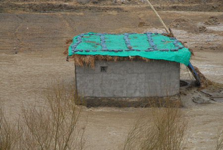 Yüksekova ve köylerde sel 22