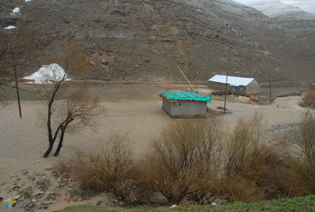 Yüksekova ve köylerde sel 23