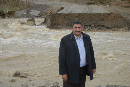 Yüksekova ve köylerde sel 28