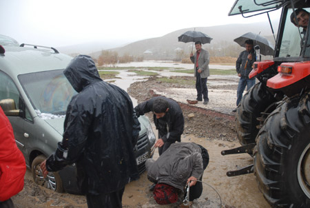 Yüksekova ve köylerde sel 3