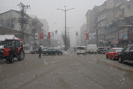 Yüksekova ve köylerde sel 46