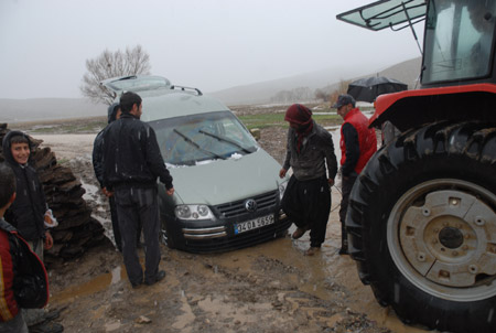 Yüksekova ve köylerde sel 5