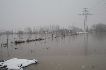 Yüksekova ve köylerde sel 56