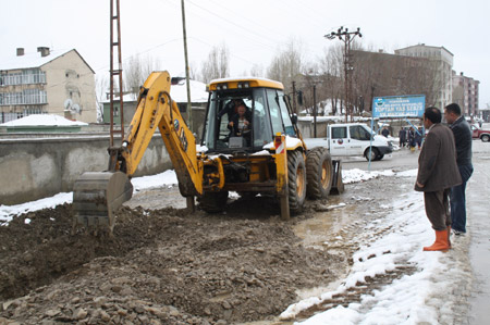 Yüksekova ve köylerde sel 60