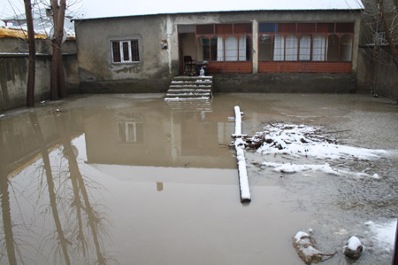 Yüksekova ve köylerde sel 62