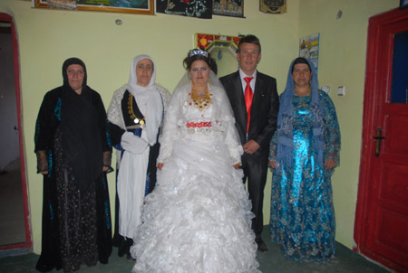 Yüksekova Düğünlerinden fotoğraflar - 09-05-2011 39
