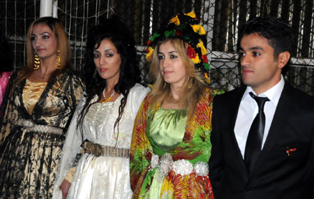 Yüksekova Düğünlerinden fotoğraflar (1 Kasım 2009) 29