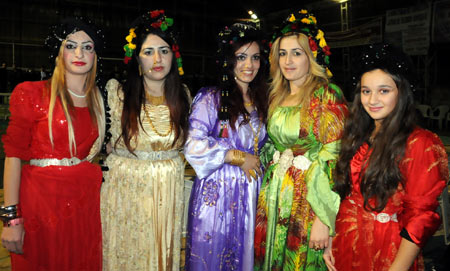 Yüksekova Düğünlerinden fotoğraflar (1 Kasım 2009) 42