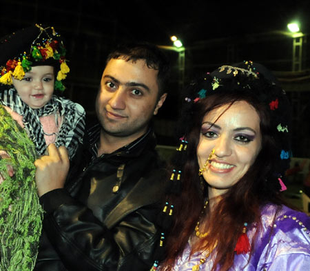 Yüksekova Düğünlerinden fotoğraflar (1 Kasım 2009) 44