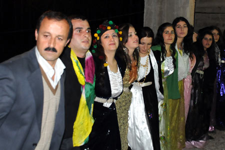 Yüksekova Düğünlerinden fotoğraflar (1 Kasım 2009) 52