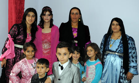 Yüksekova Düğünlerinden fotoğraflar (1 Kasım 2009) 69
