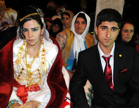 Yüksekova Düğünlerinden fotoğraflar (1 Kasım 2009) 8
