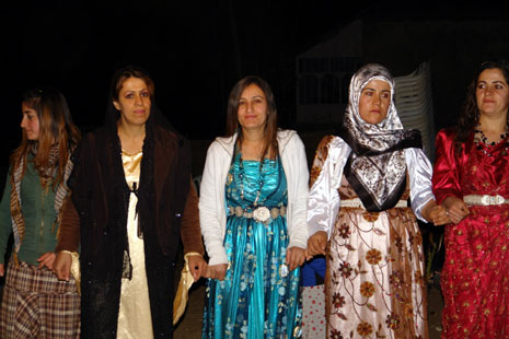 Yüksekova düğünleri - Foto - (8 Kasım 2009) 27