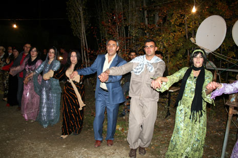 Yüksekova düğünleri - Foto - (8 Kasım 2009) 55