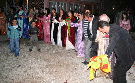 Yüksekova düğünleri - Foto - (8 Kasım 2009) 62