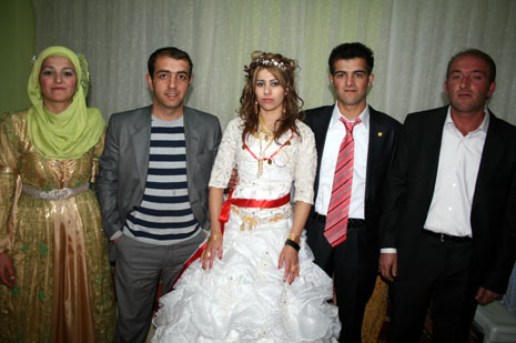 Yüksekova düğünleri - Foto - (8 Kasım 2009) 66