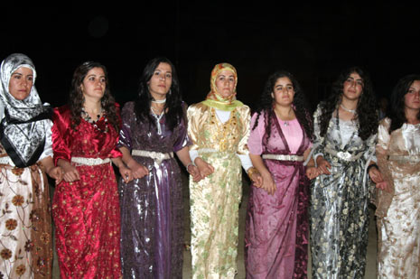 Yüksekova düğünleri - Foto - (8 Kasım 2009) 75