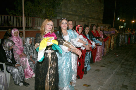 Yüksekova düğünleri - Foto - (8 Kasım 2009) 88