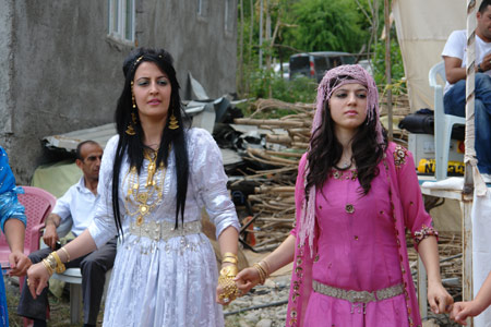 Yüksekova Düğünleri (26 Haziran 2011) 17
