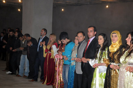 Yüksekova düğünleri(21-22 Kasım 2009) 106